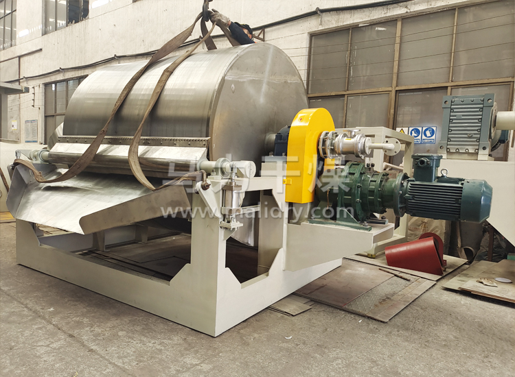 滚筒刮板干燥机生产现场实拍