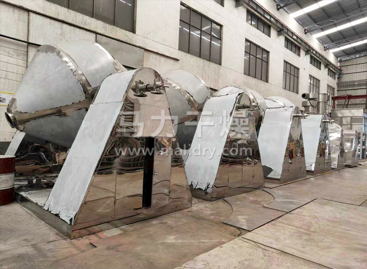 双锥干燥机生产现场