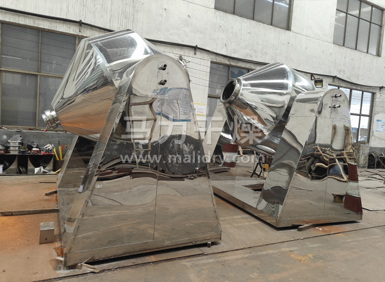 双锥干燥机生产现场