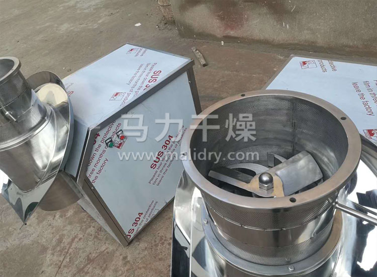 旋转制粒机生产现场实拍