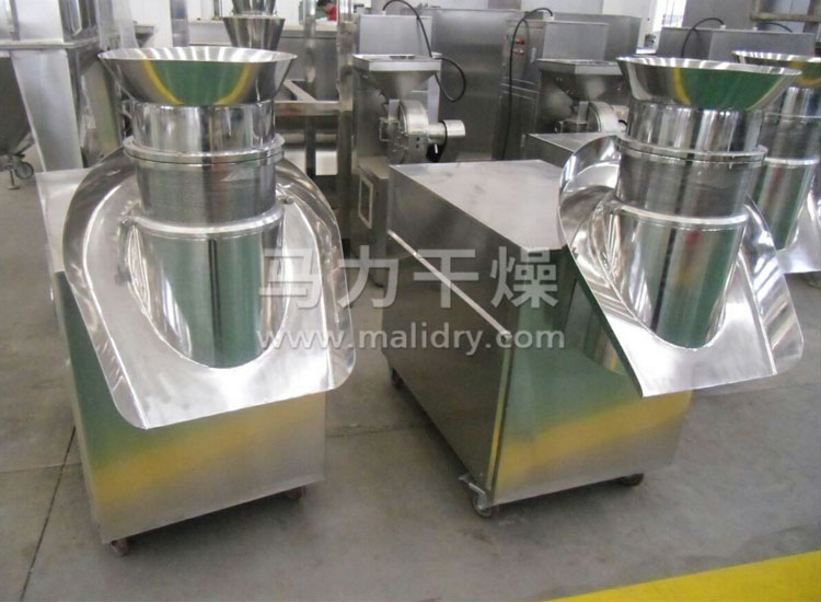 旋转制粒机生产现场实拍