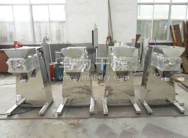 摇摆颗粒机生产现场