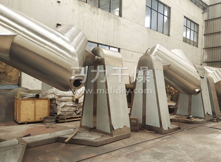 V型混合机生产现场