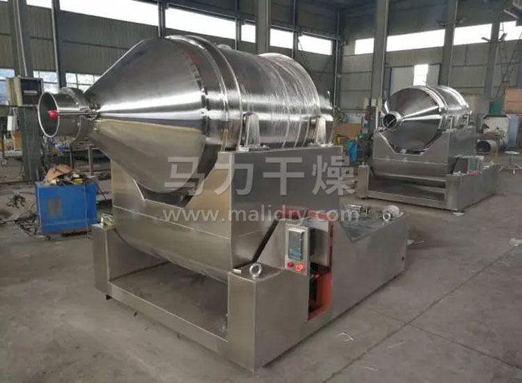 二维混合机生产现场