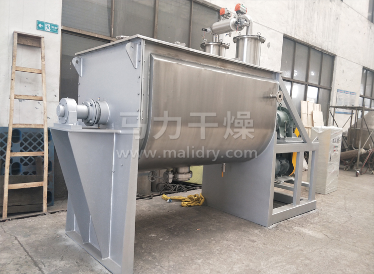 卧式螺带混合机生产现场