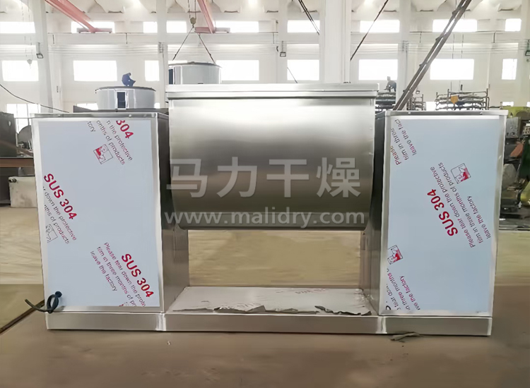 槽型混合机生产现场