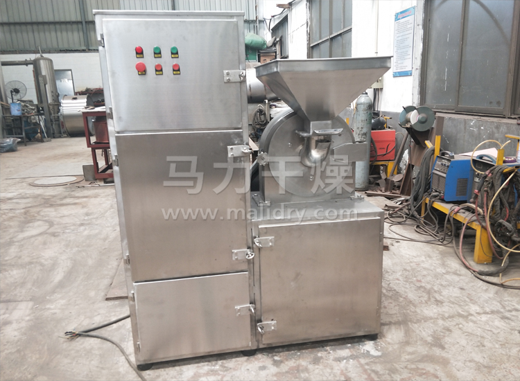 粉碎机生产现场实拍