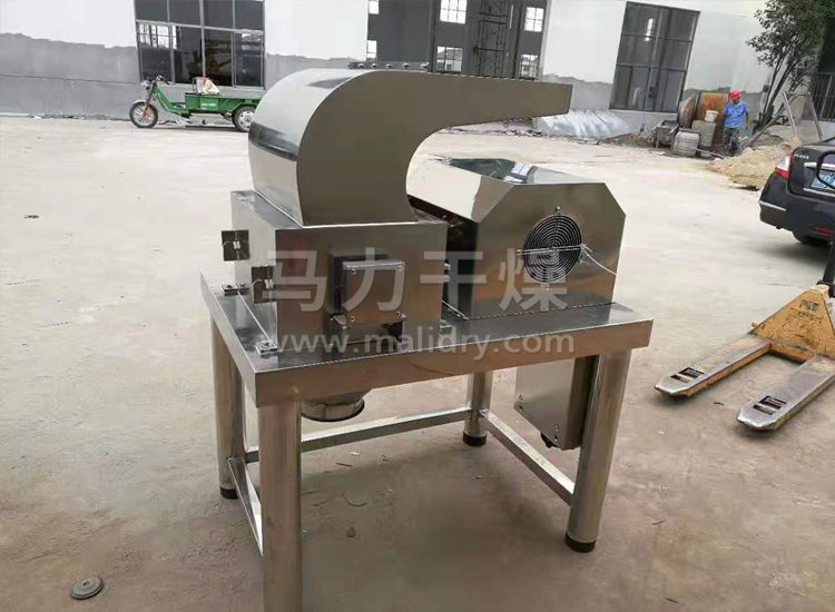 粗粉碎机生产现场