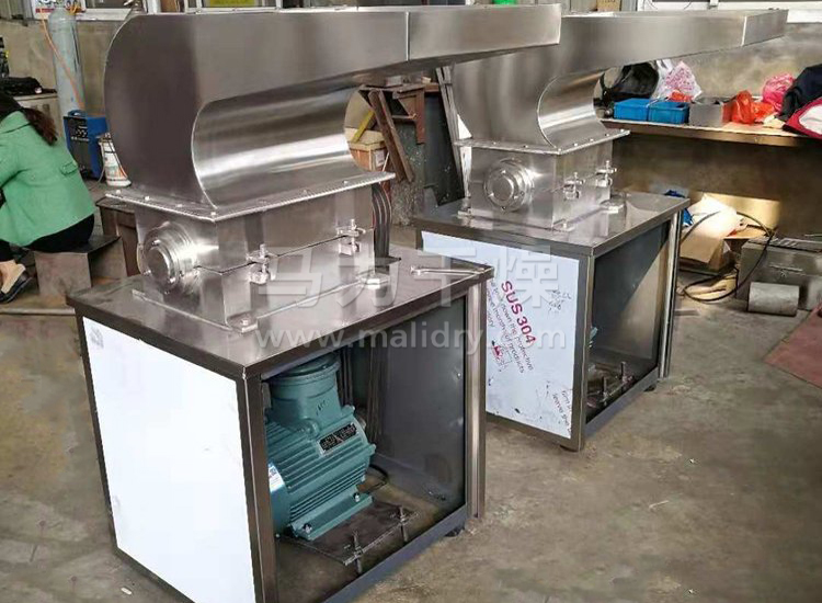 粗粉碎机生产现场