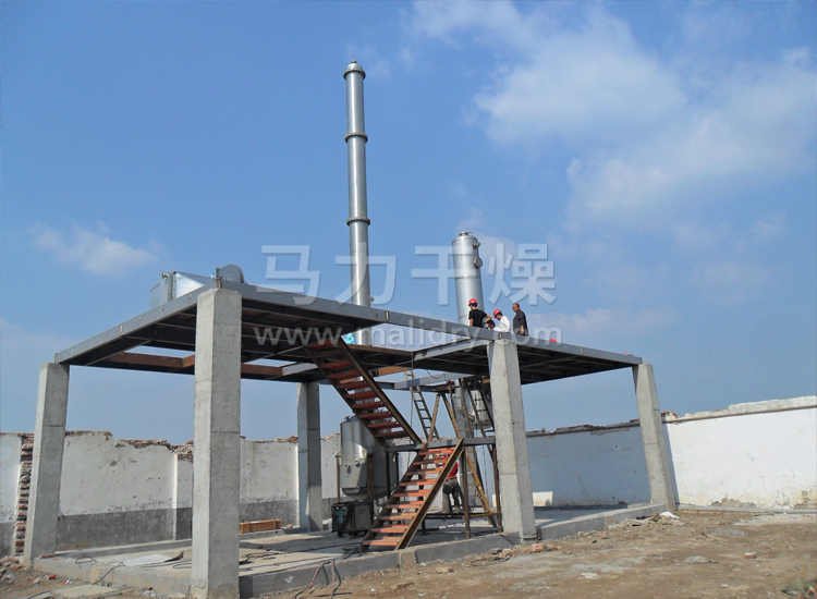 酒精回收塔安装现场